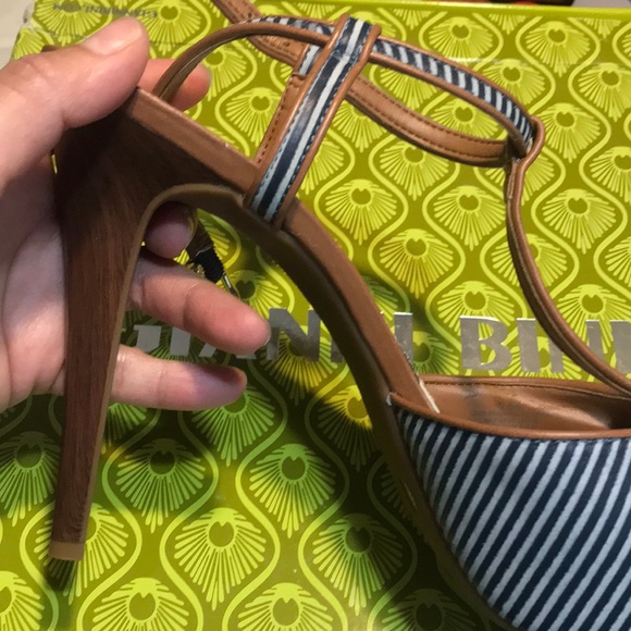 Shoes - Picture 4 of 4